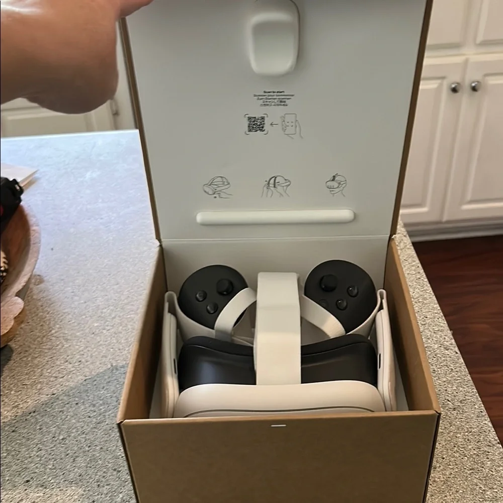 Quest 3 Standalone VR Headset - Brown